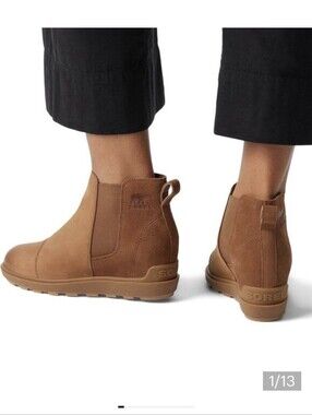 Sorel Women's Evie II Chelsea boots Size 6.5